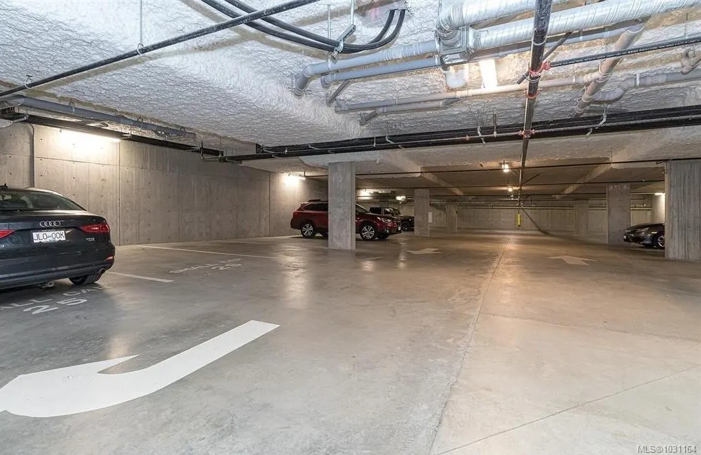 2500 Hackett Cres
