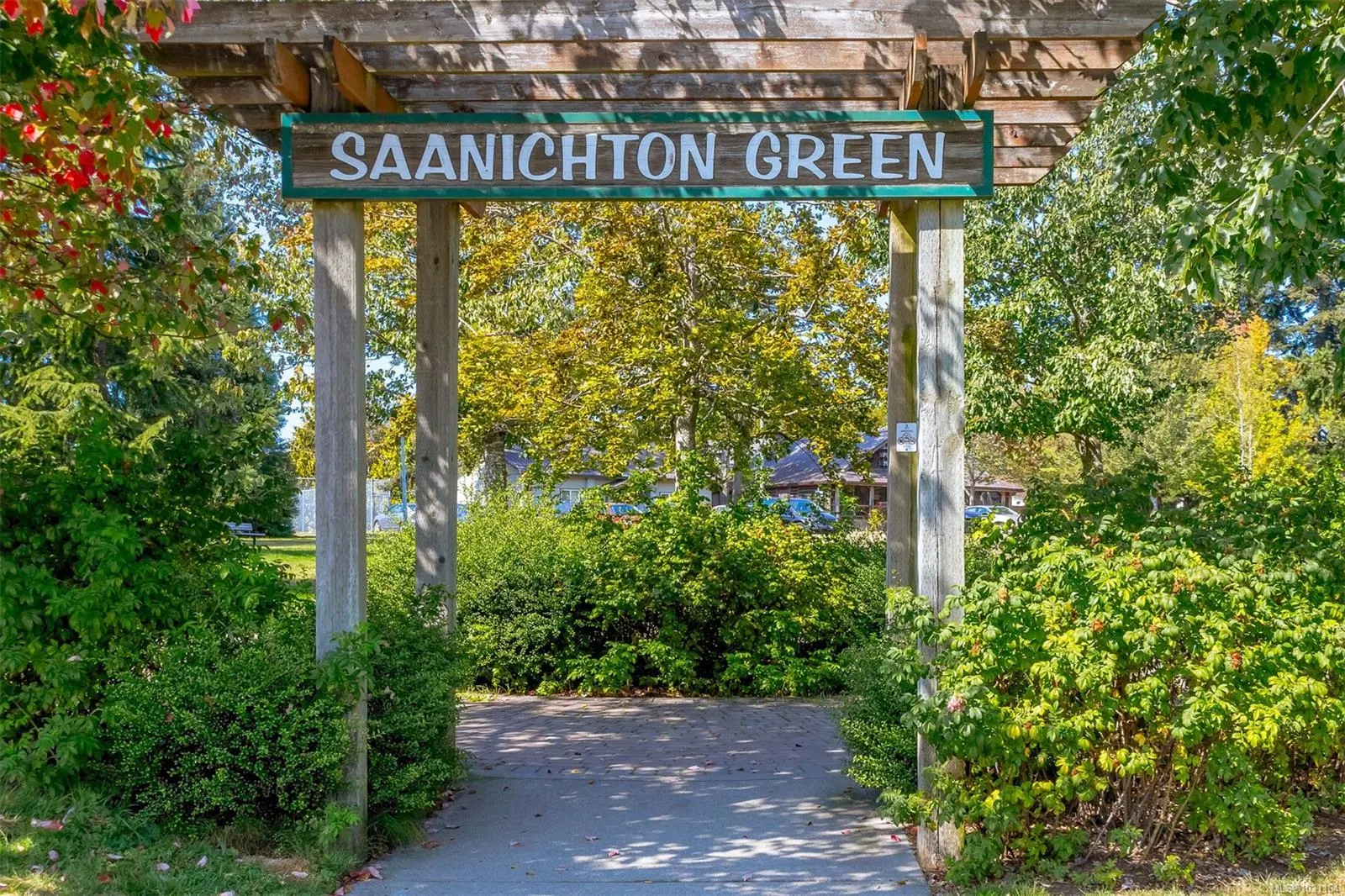 2500 Hackett Cres