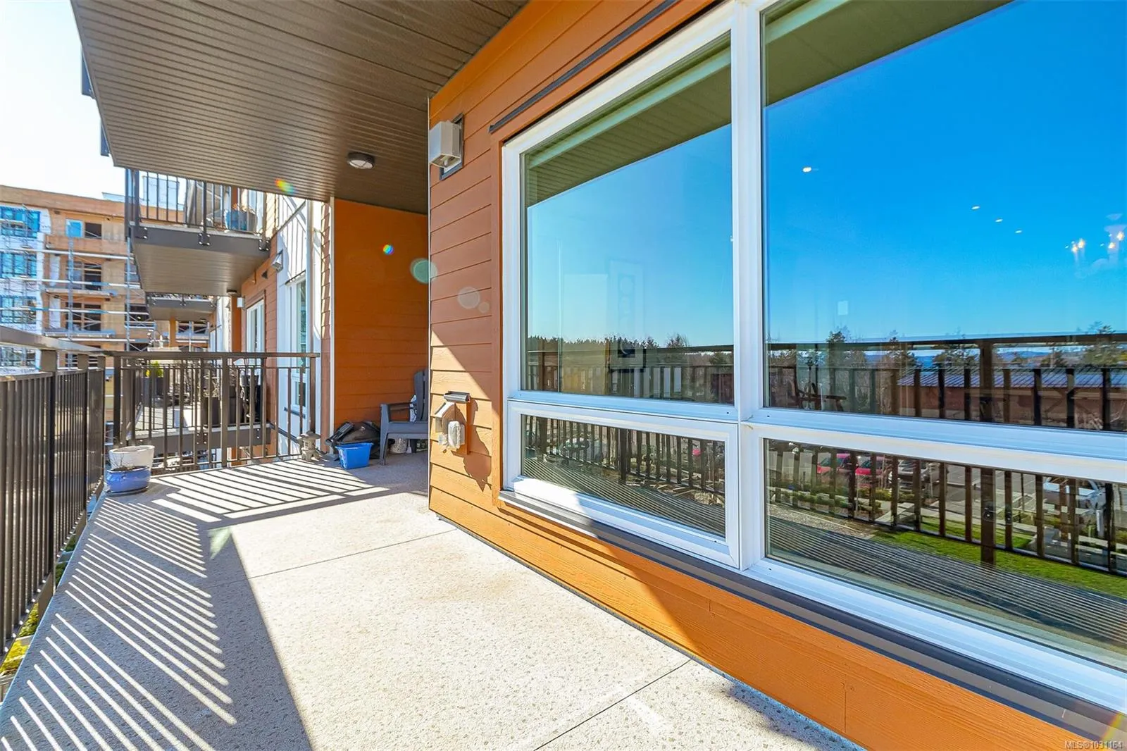 2500 Hackett Cres