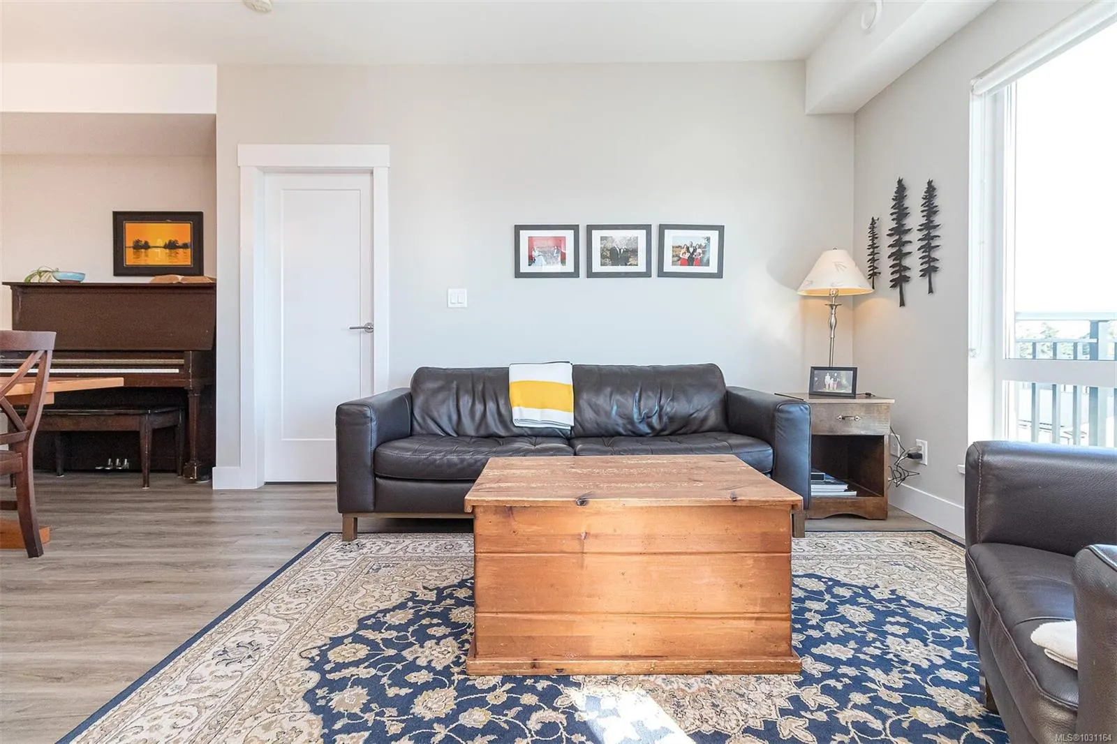 2500 Hackett Cres