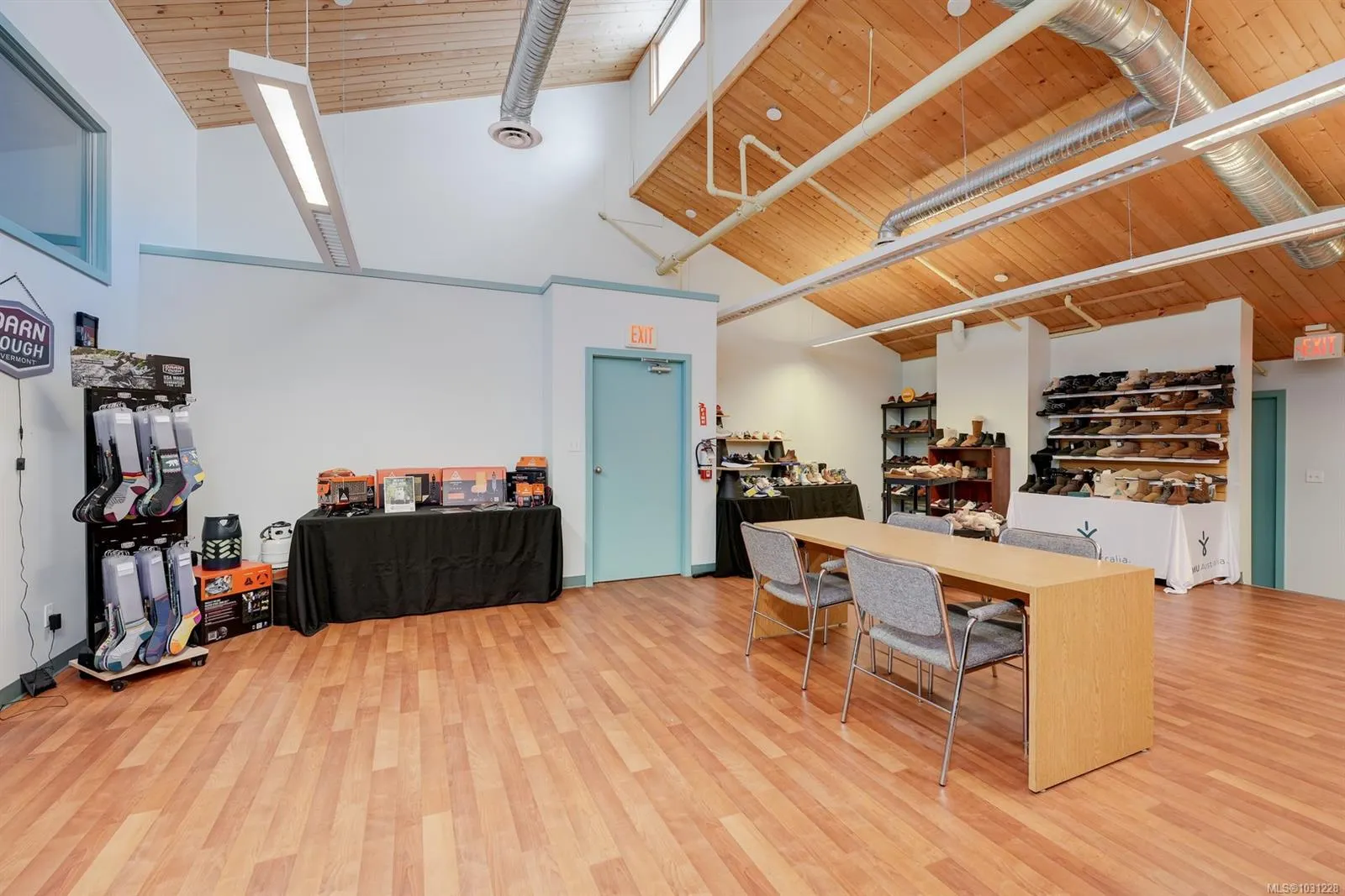 2075 Henry Ave W