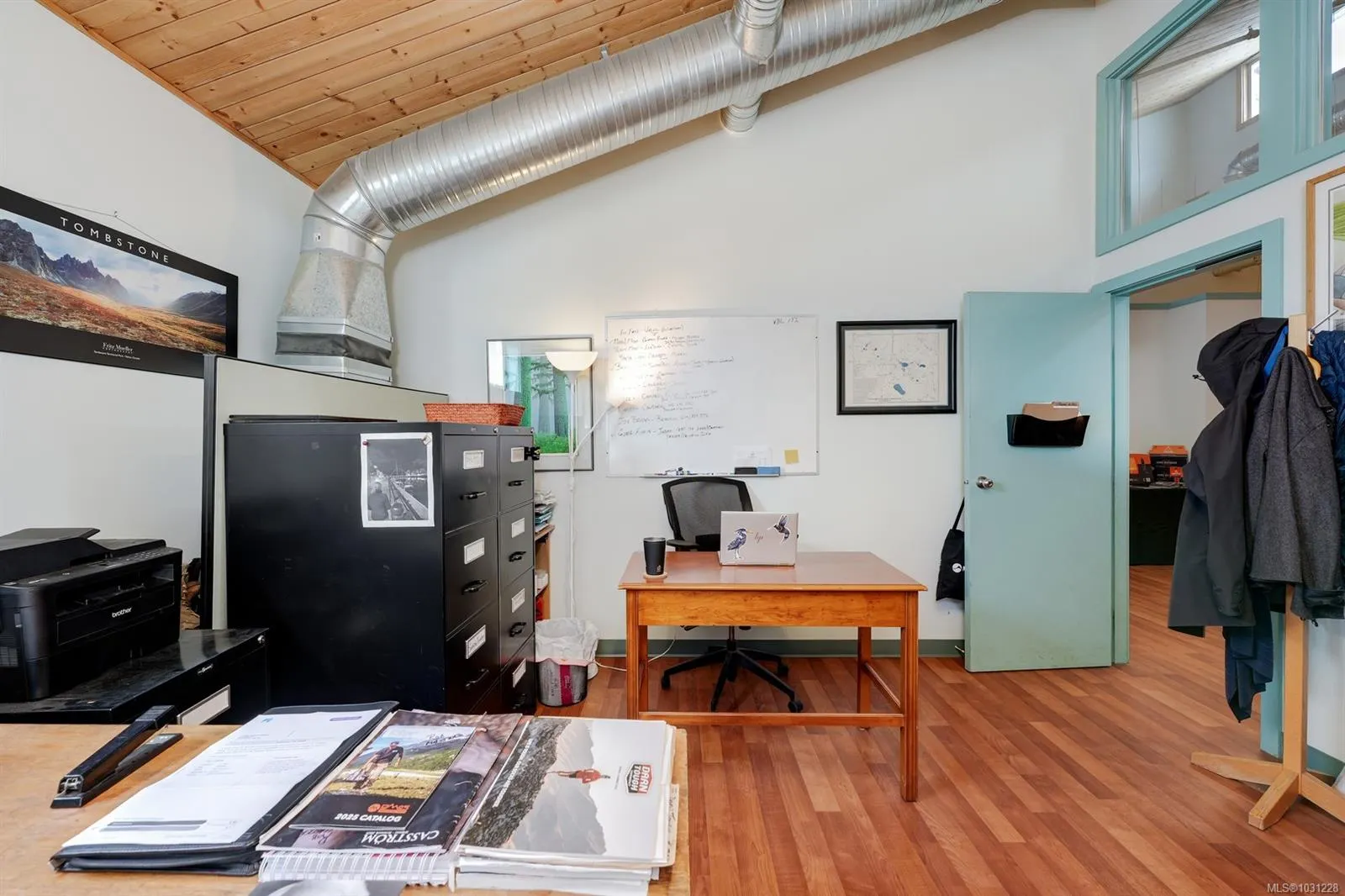 2075 Henry Ave W