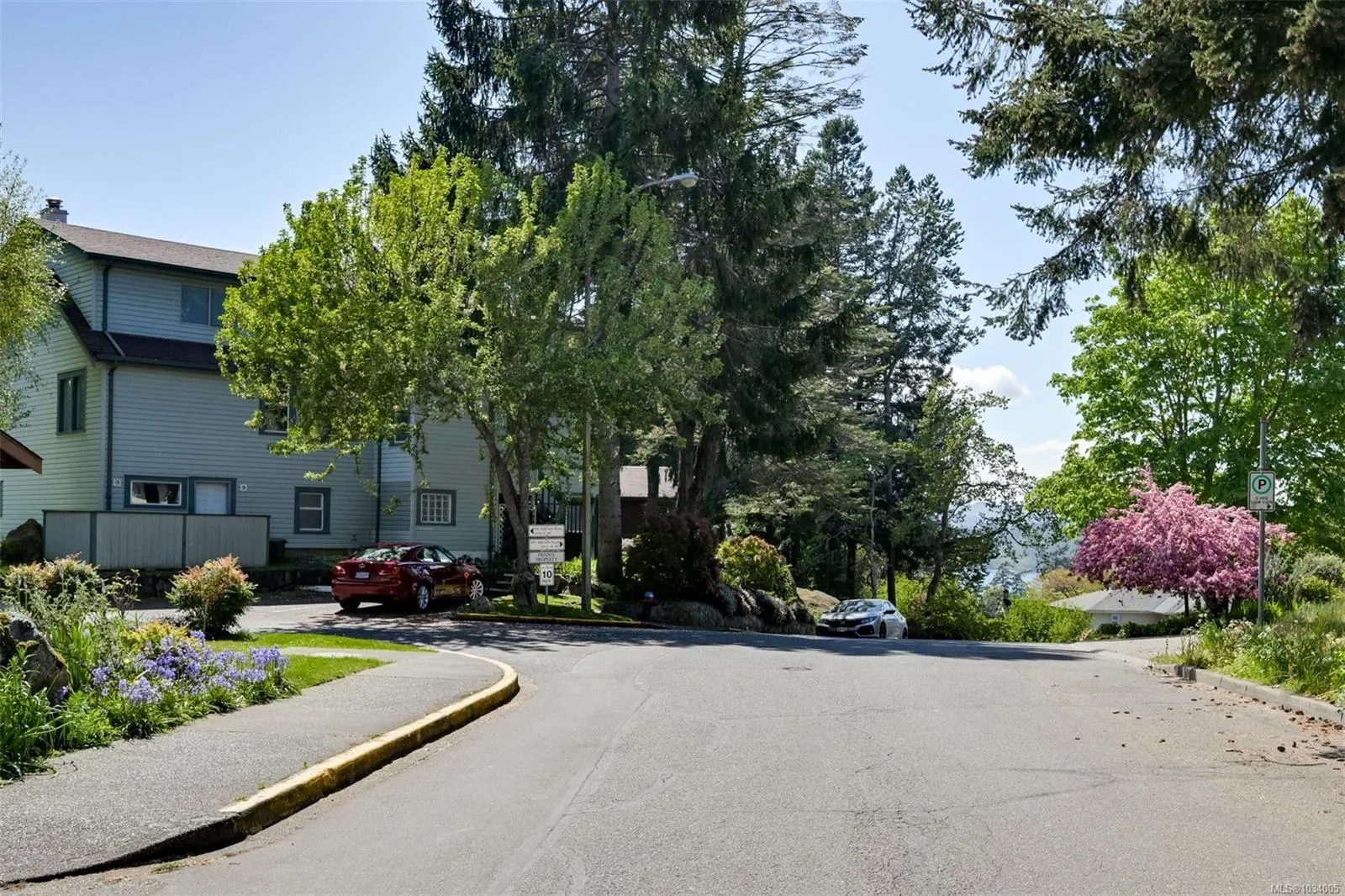 933 Admirals Rd