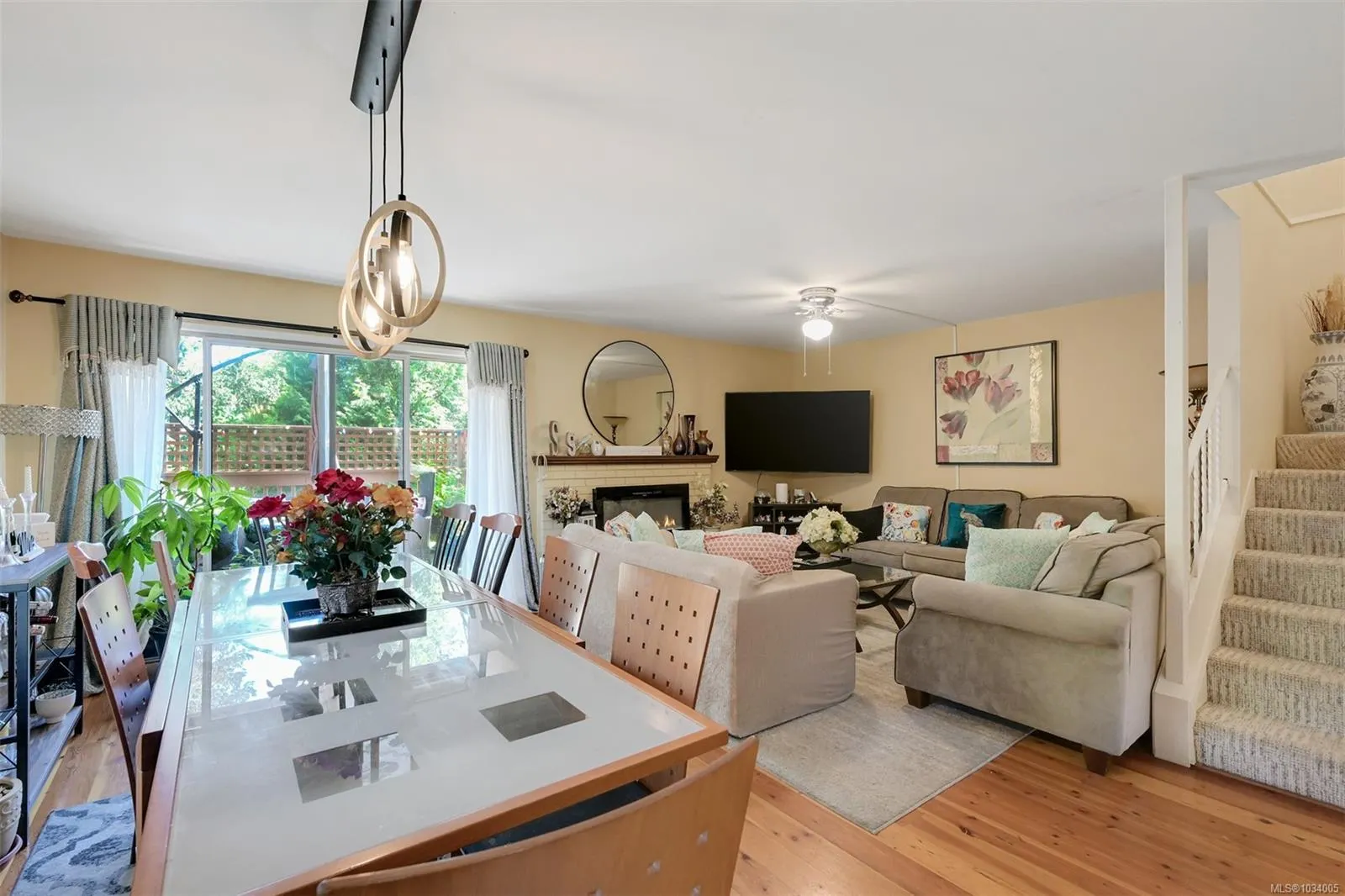933 Admirals Rd