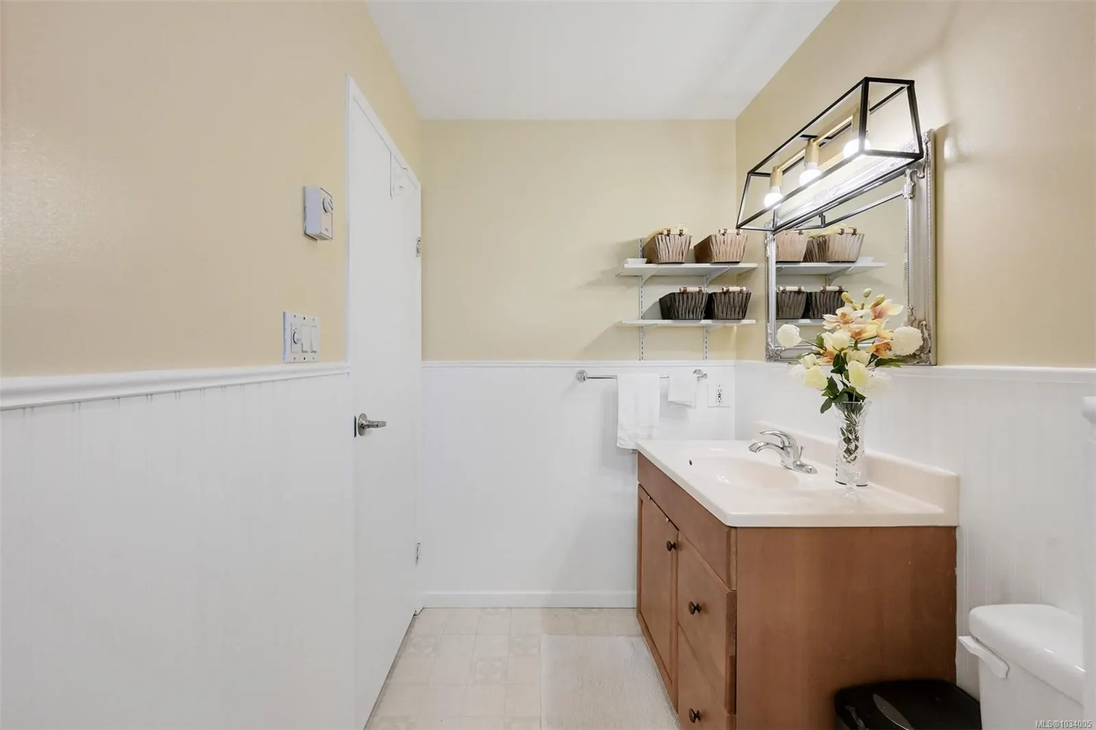 933 Admirals Rd