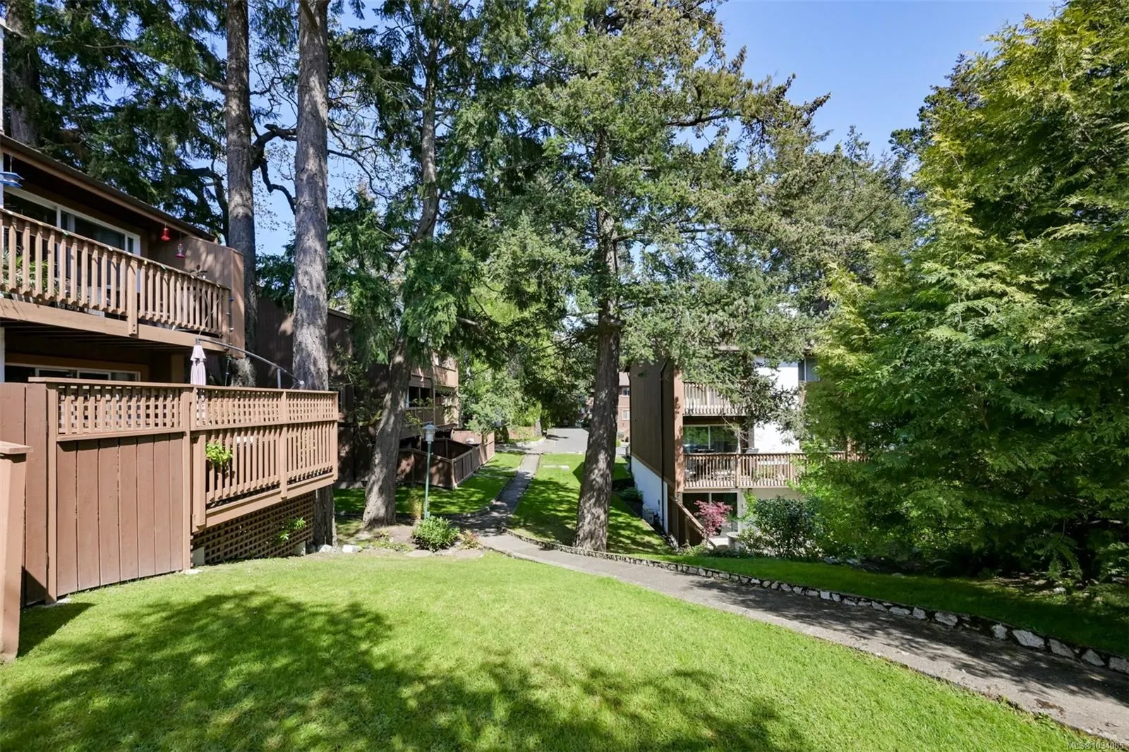 933 Admirals Rd