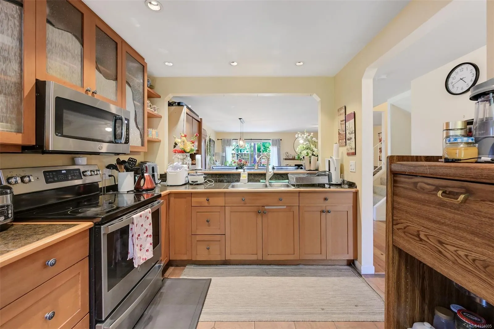 933 Admirals Rd
