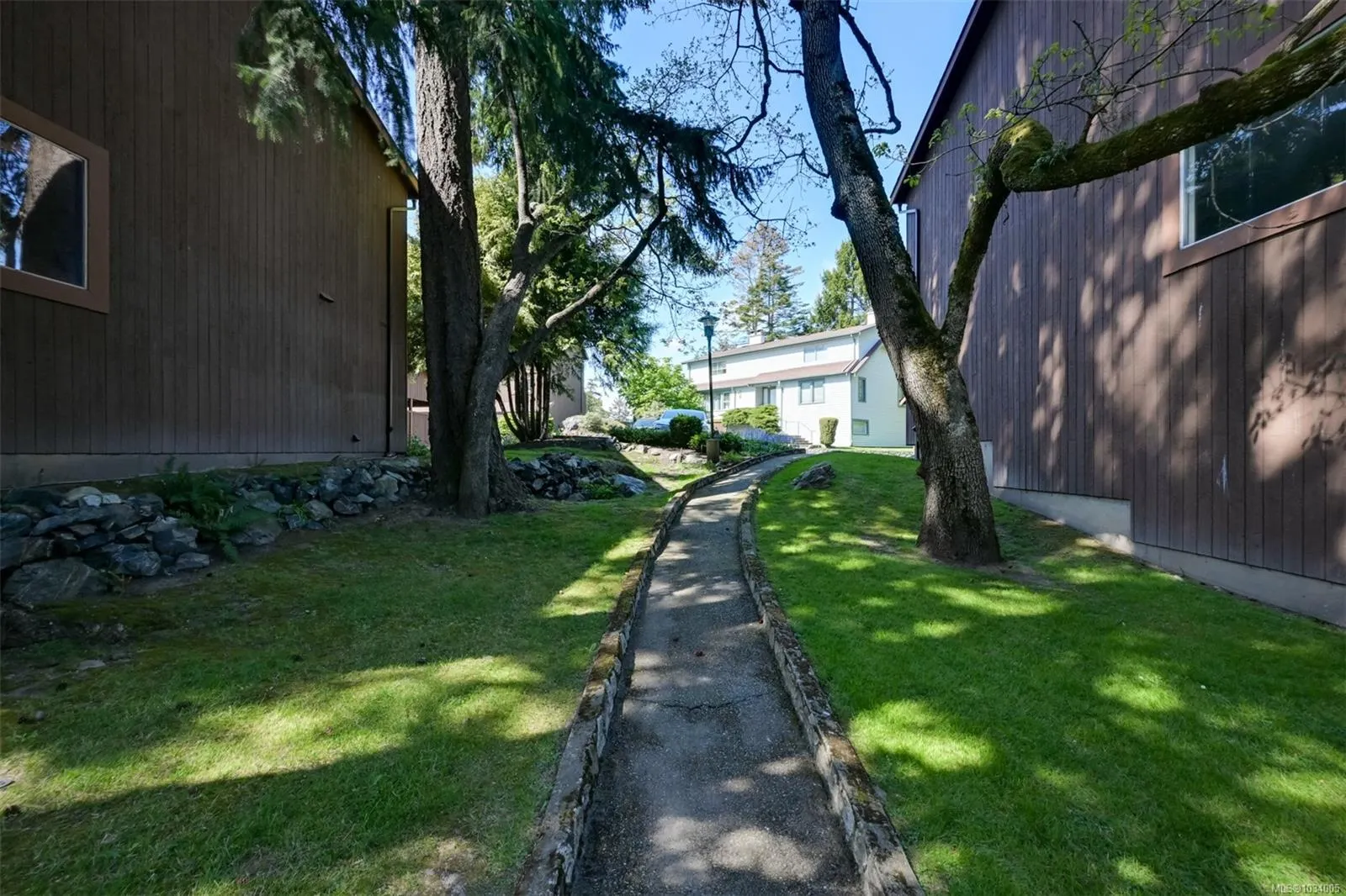 933 Admirals Rd