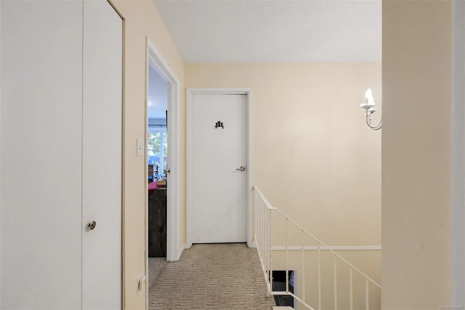 933 Admirals Rd