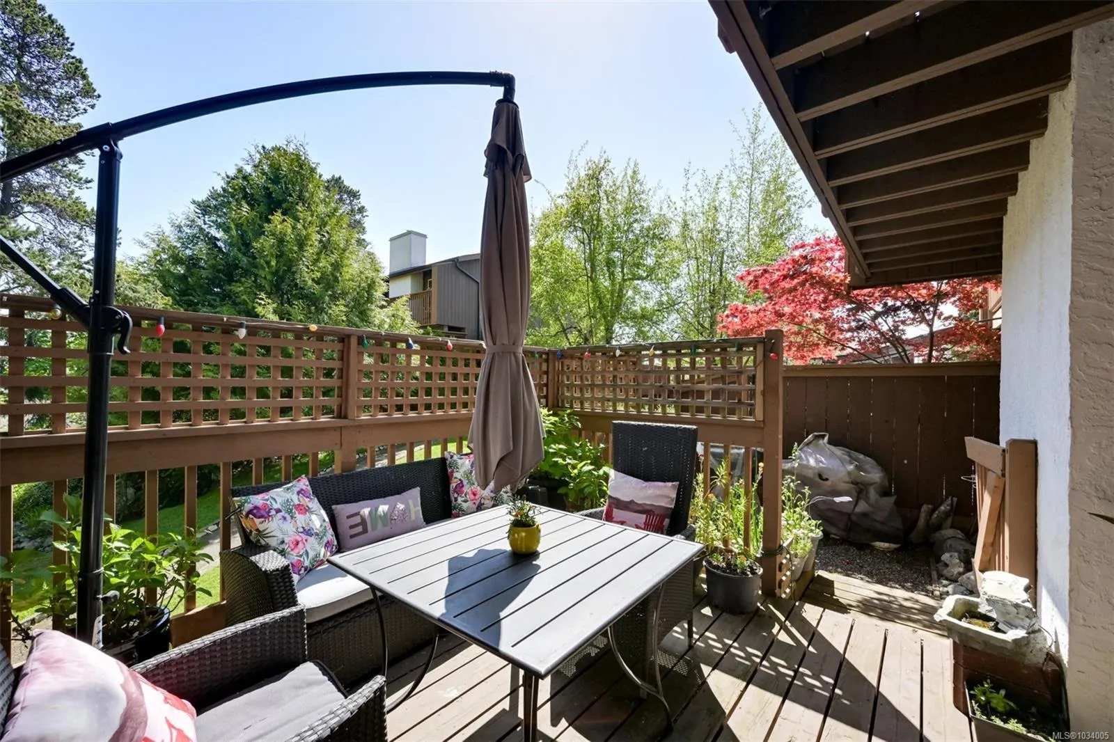 933 Admirals Rd