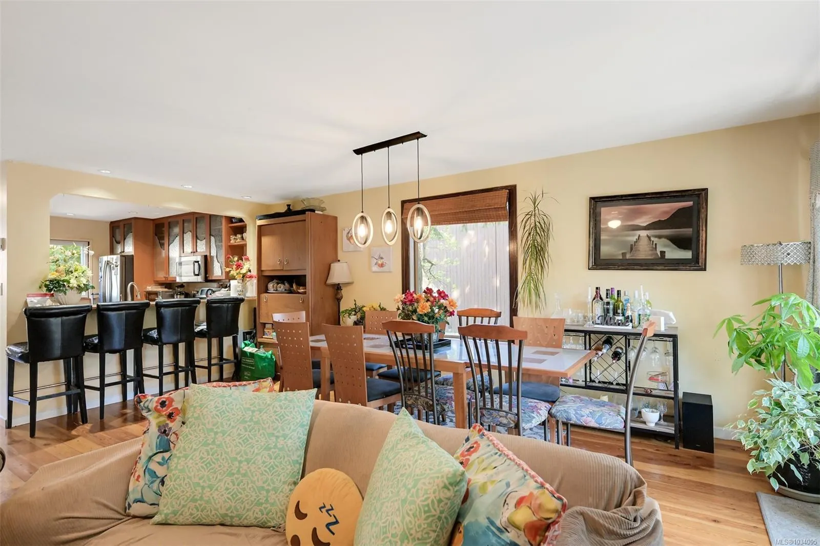 933 Admirals Rd
