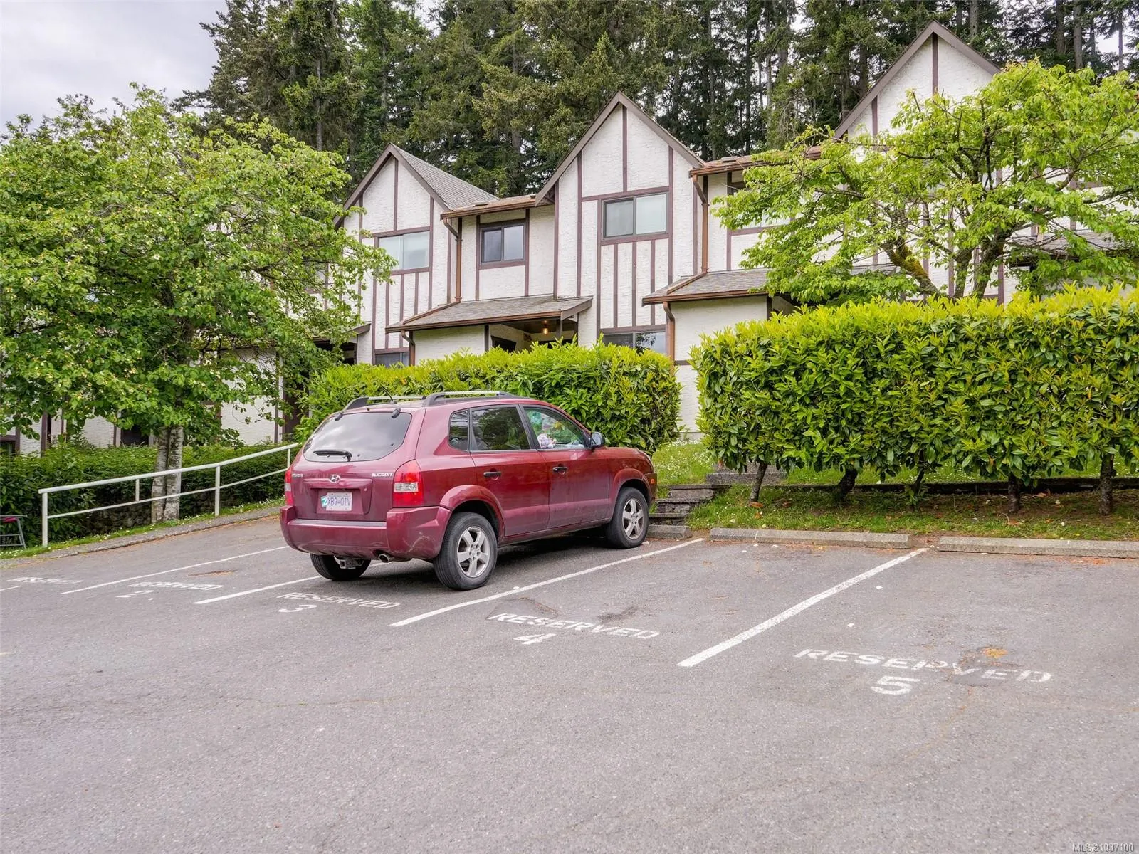 379 Wale Rd