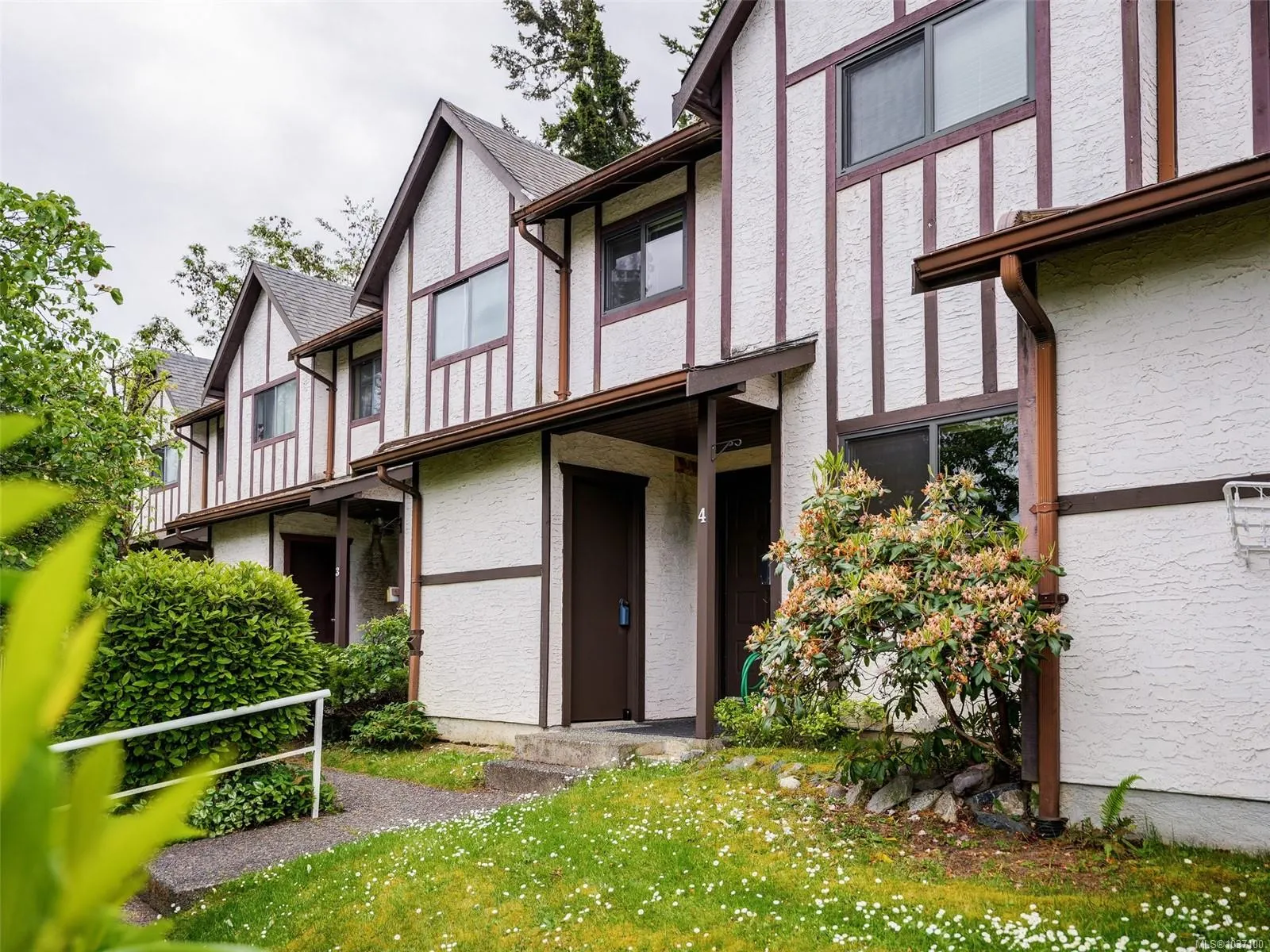 379 Wale Rd