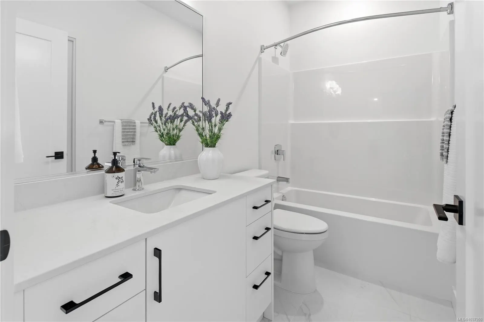 7057 Central Saanich Rd