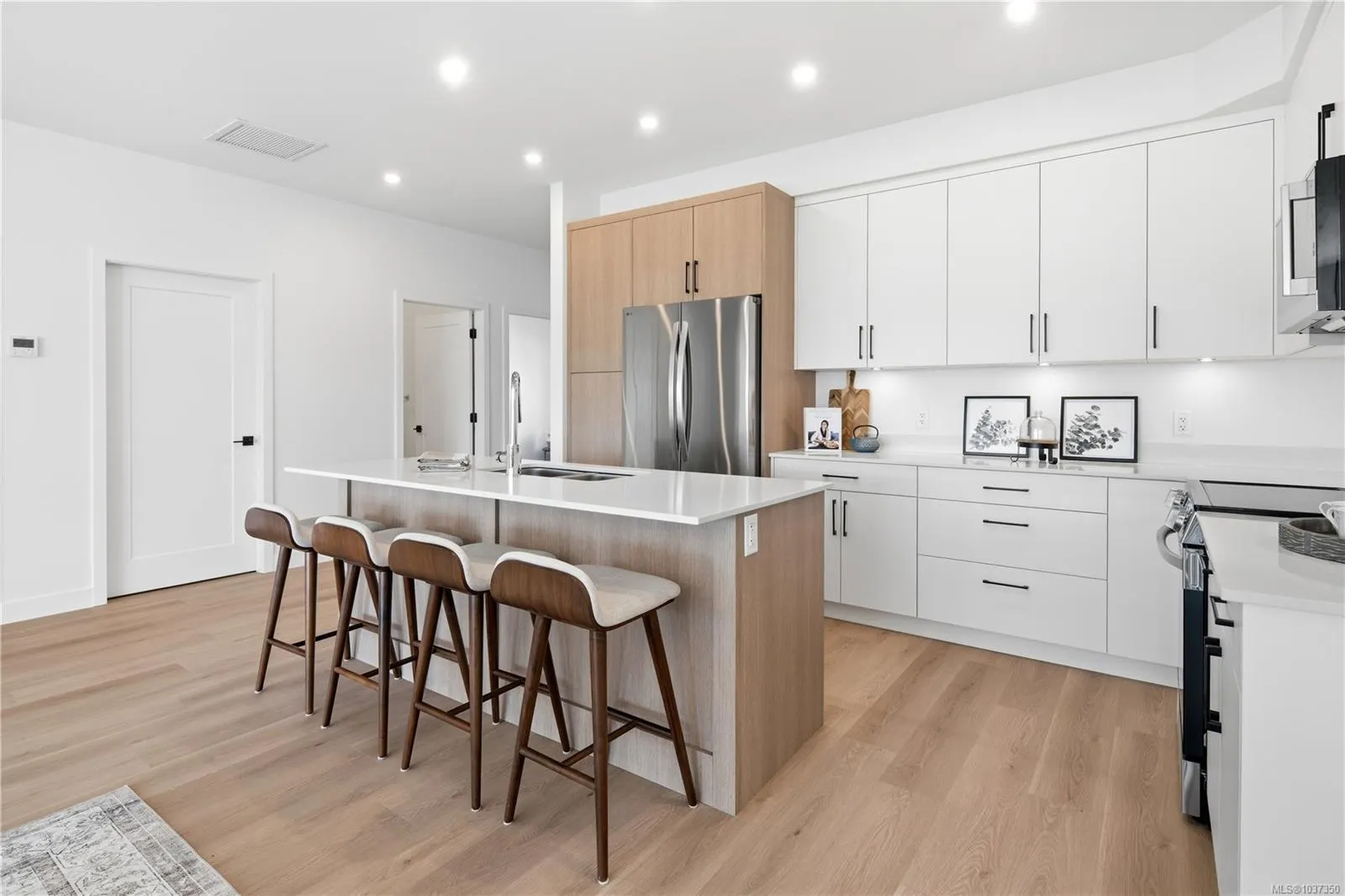 7057 Central Saanich Rd