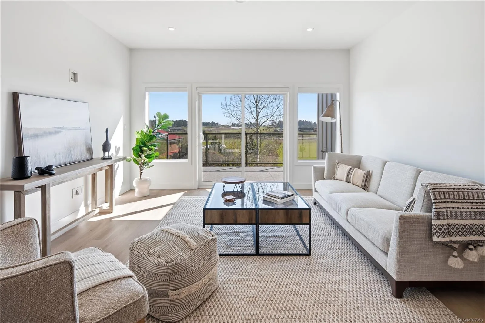 7057 Central Saanich Rd