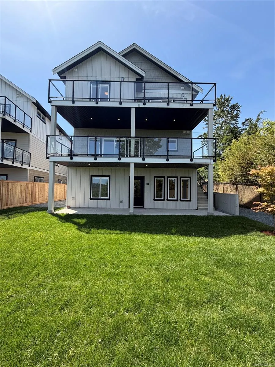 7057 Central Saanich Rd