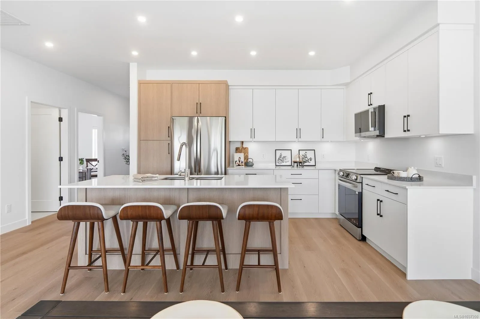 7057 Central Saanich Rd