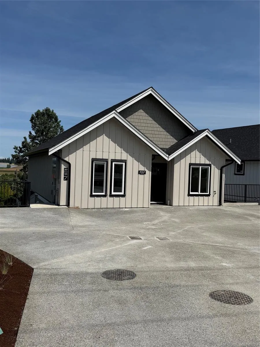 7057 Central Saanich Rd