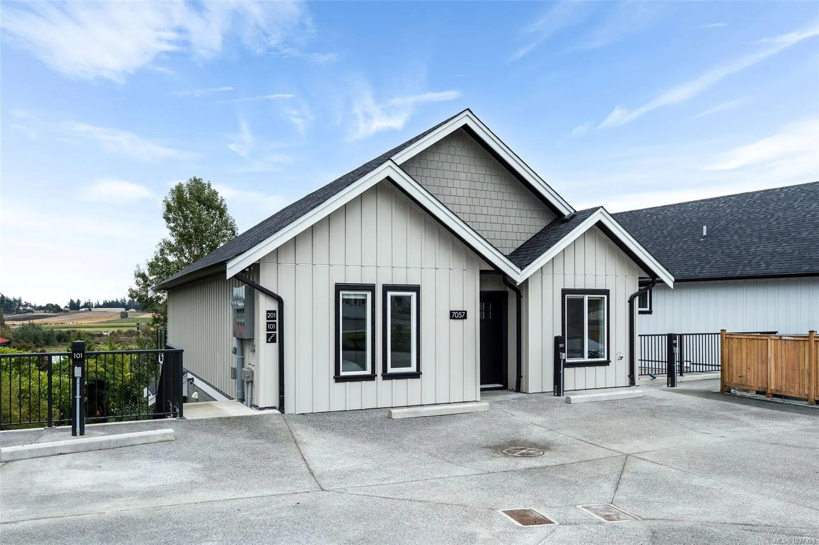 7057 Central Saanich Rd