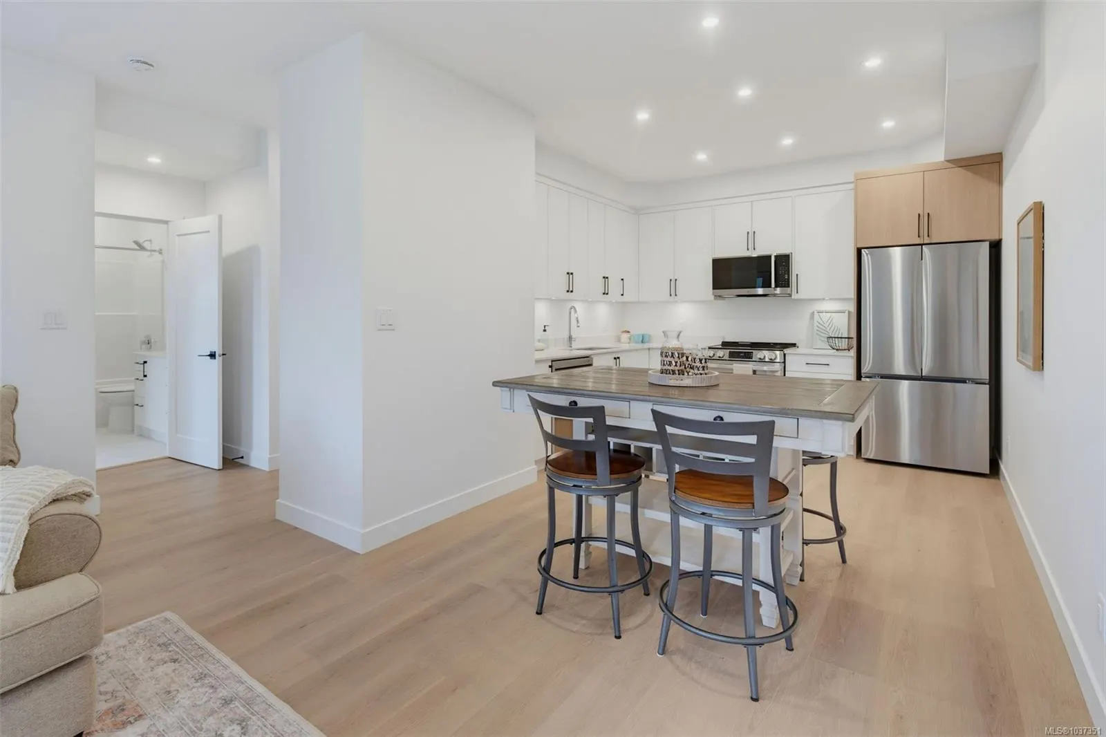 7057 Central Saanich Rd