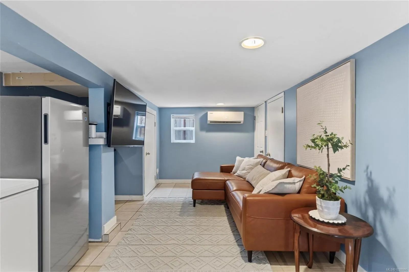 838 Old Esquimalt Rd