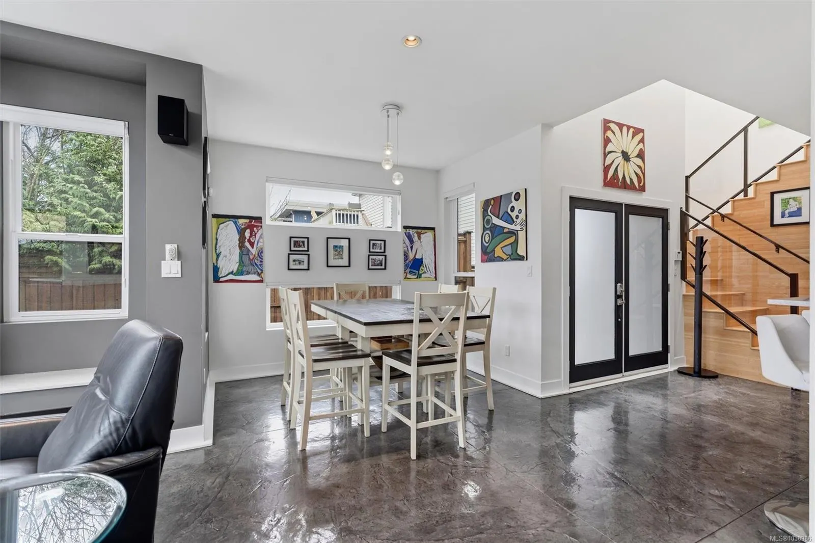838 Old Esquimalt Rd