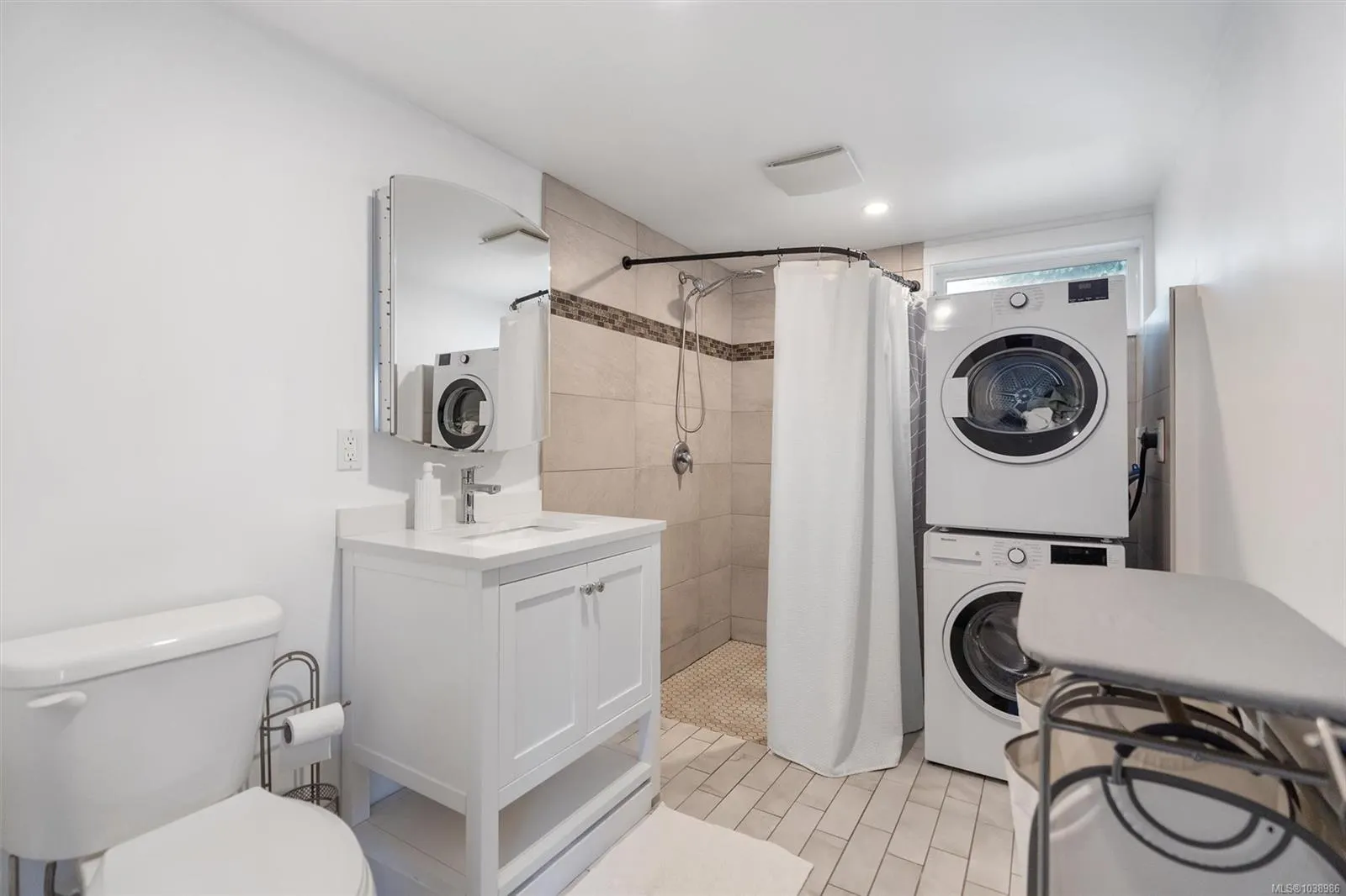838 Old Esquimalt Rd