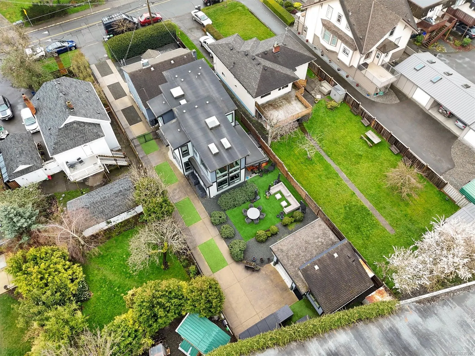 838 Old Esquimalt Rd