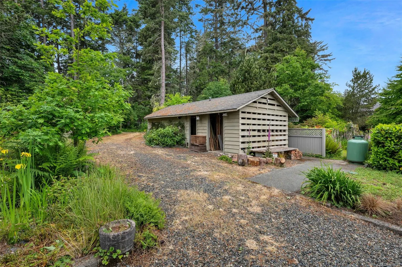 7095 Richview Dr
