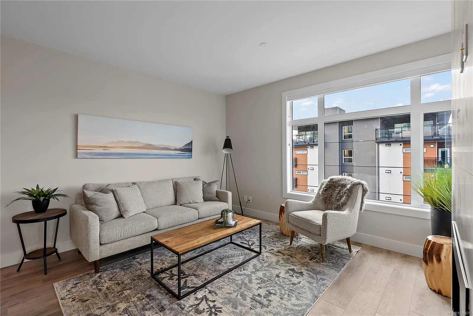 2520 Hackett Cres