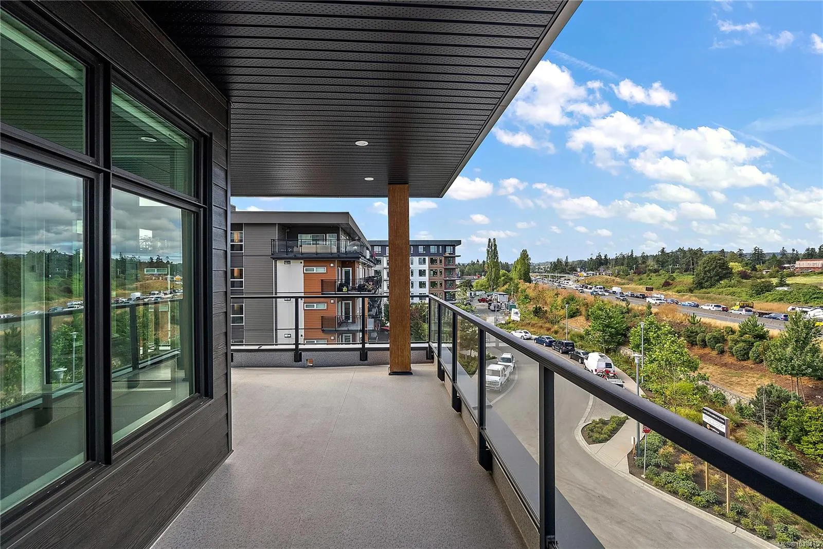 2520 Hackett Cres