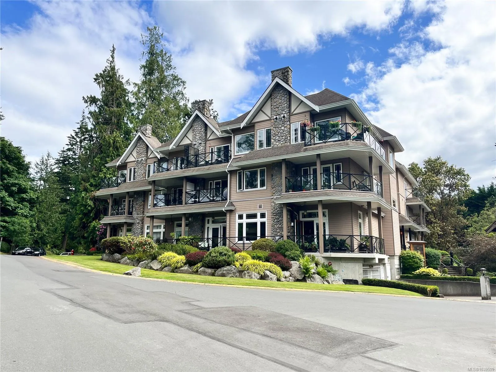 2326 Harbour Rd