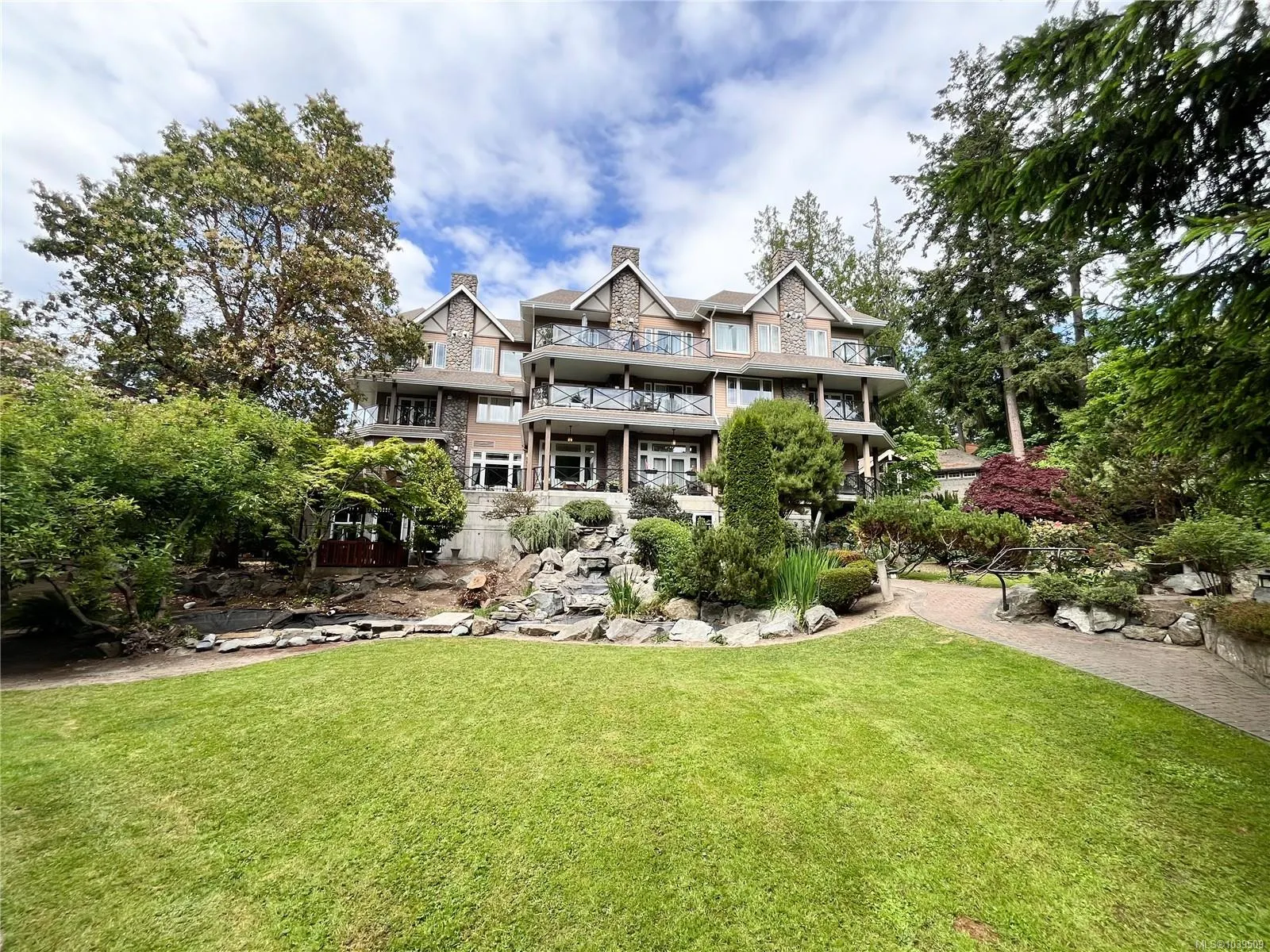 2326 Harbour Rd