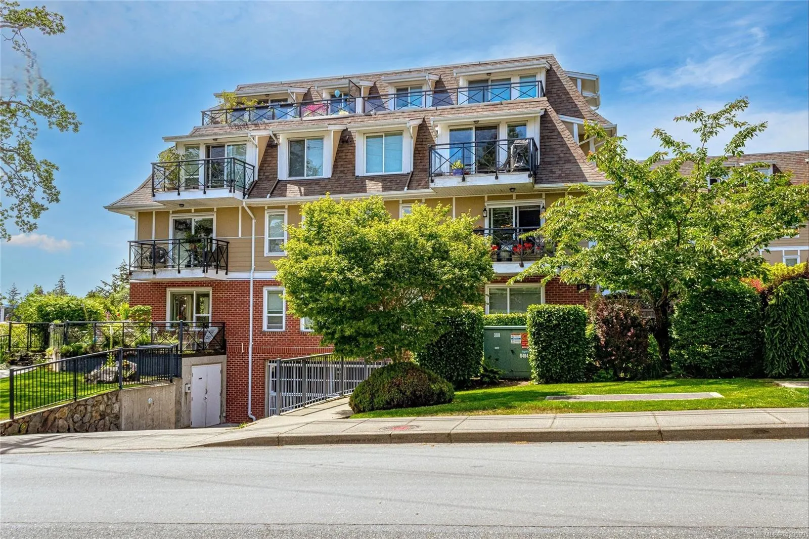4536 Viewmont Ave