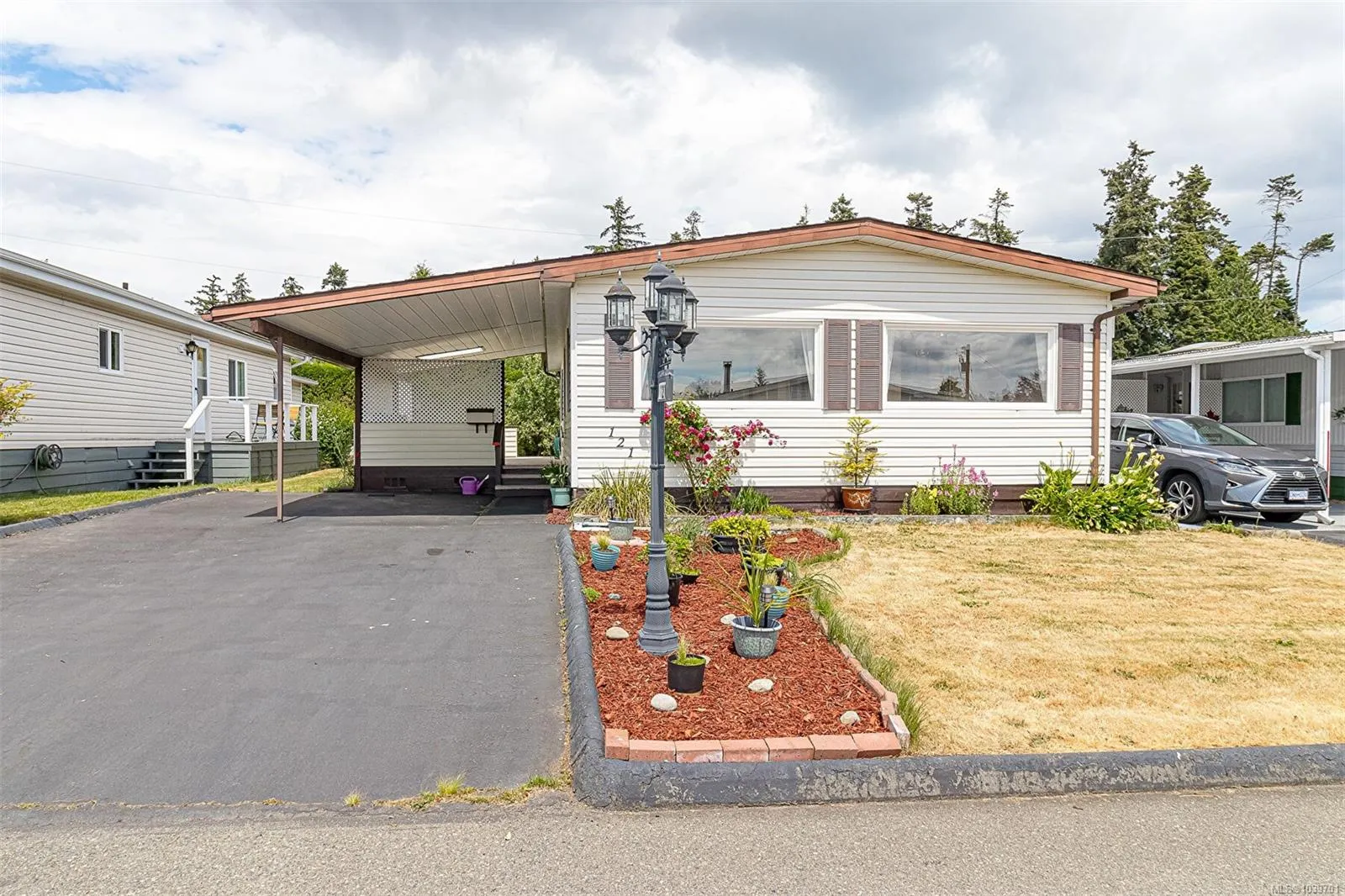 7701 Central Saanich Rd