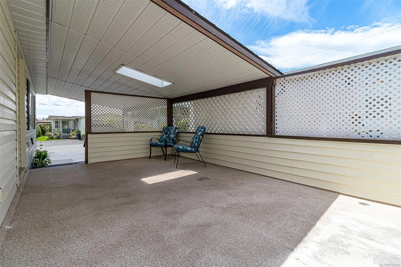 7701 Central Saanich Rd