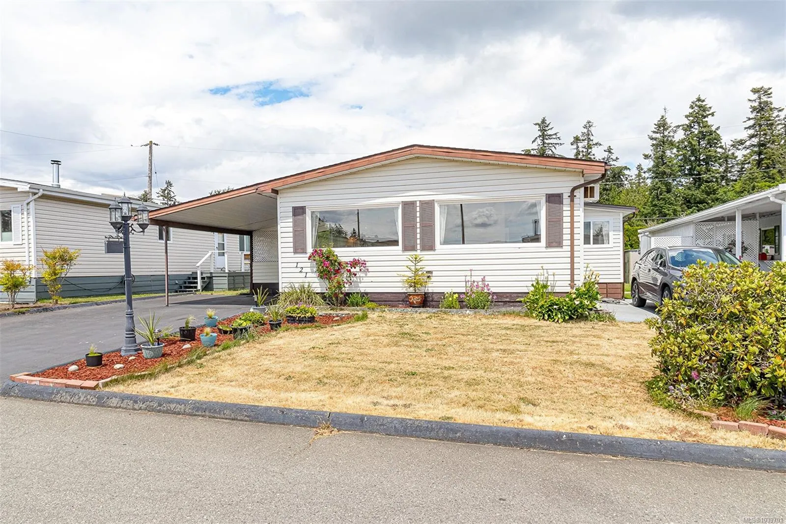 7701 Central Saanich Rd