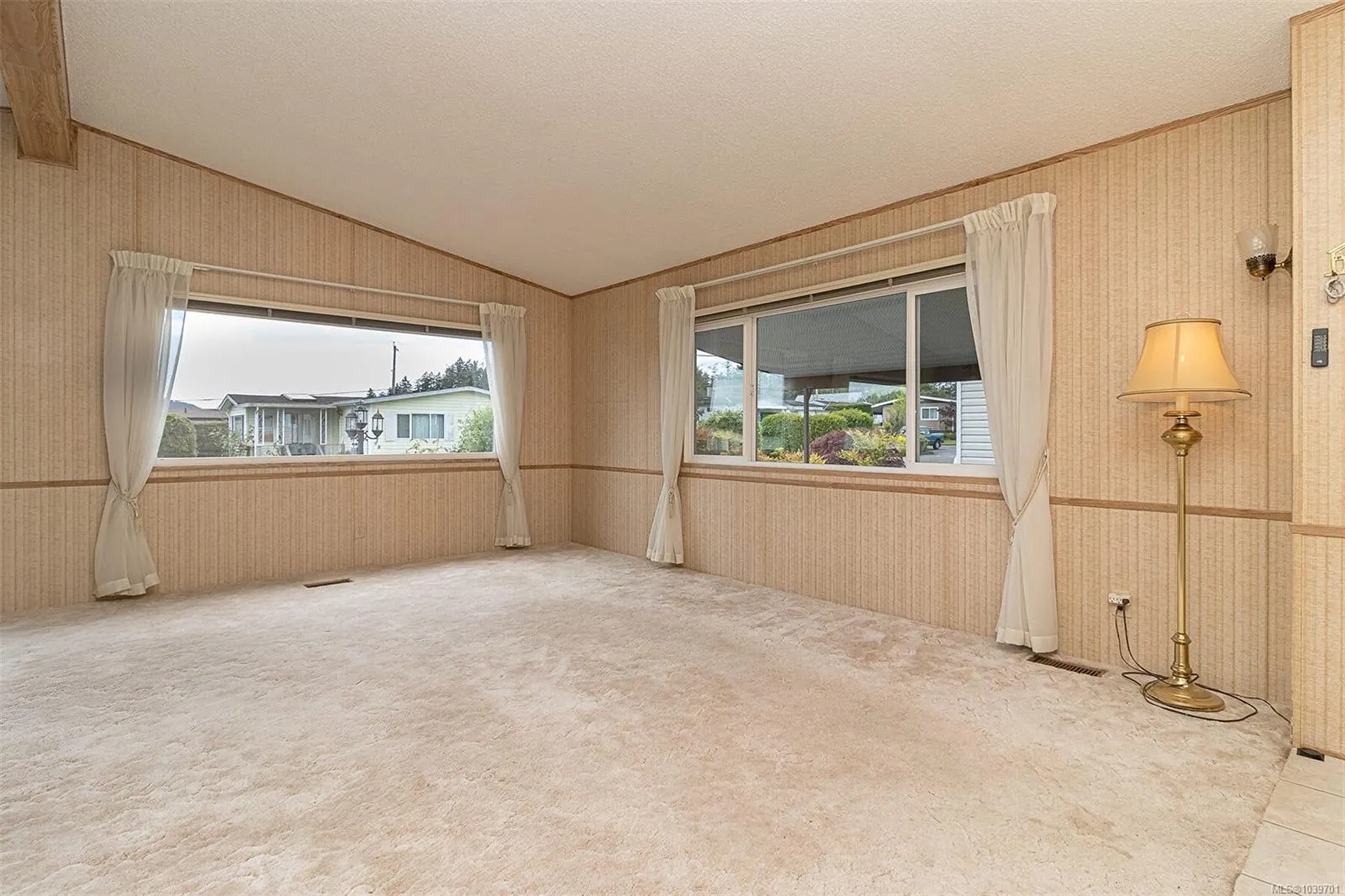 7701 Central Saanich Rd