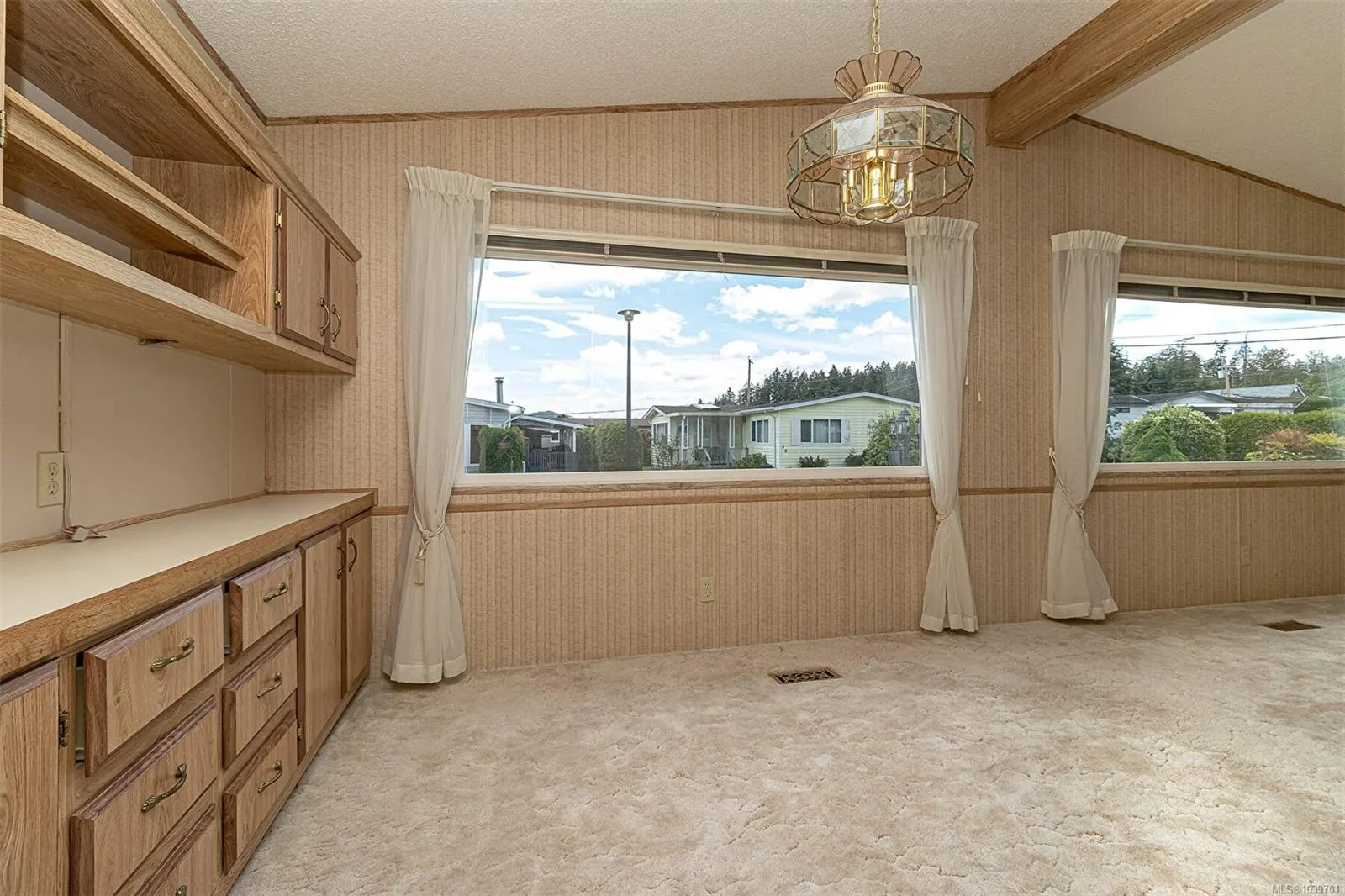7701 Central Saanich Rd