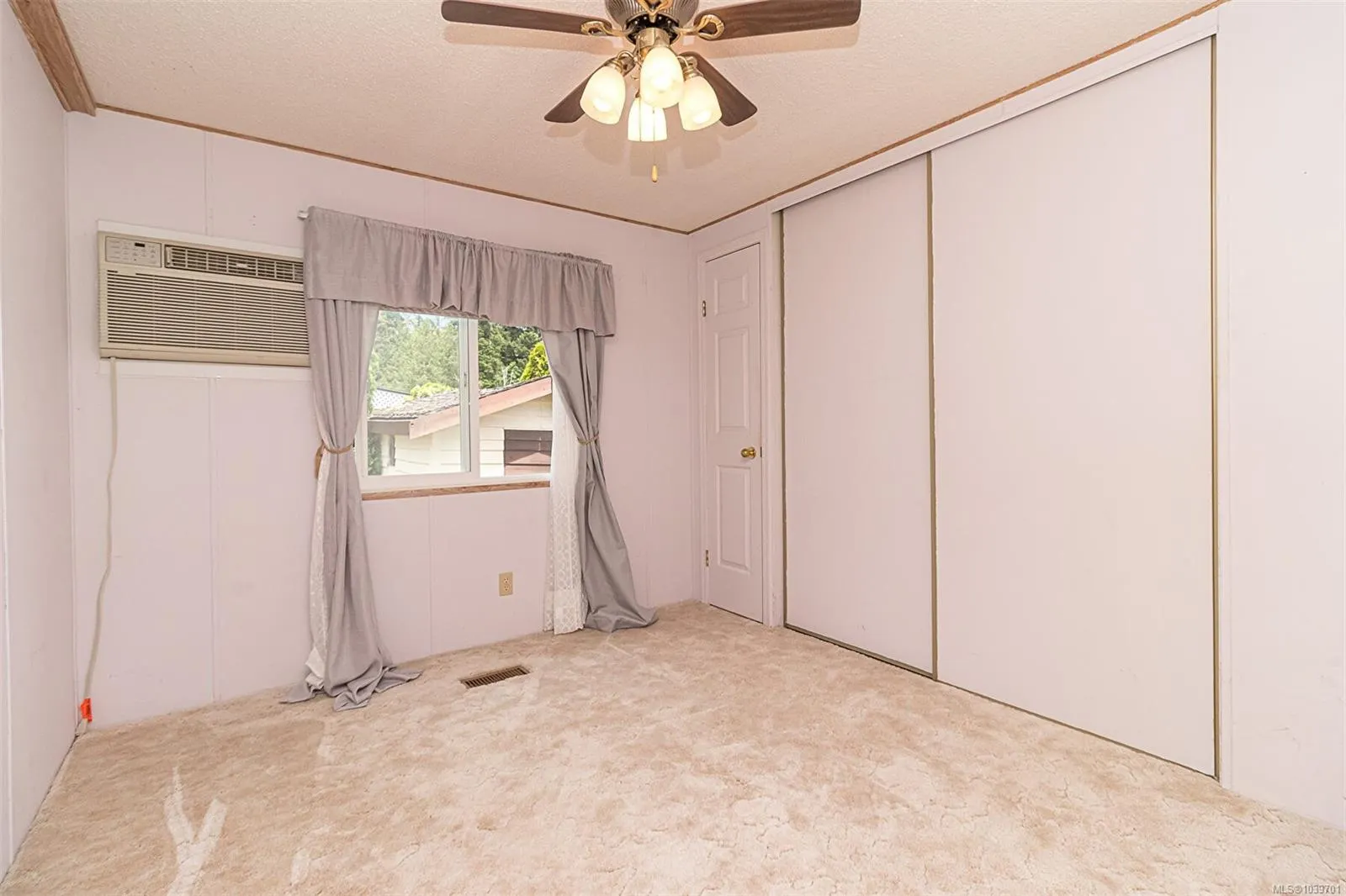 7701 Central Saanich Rd