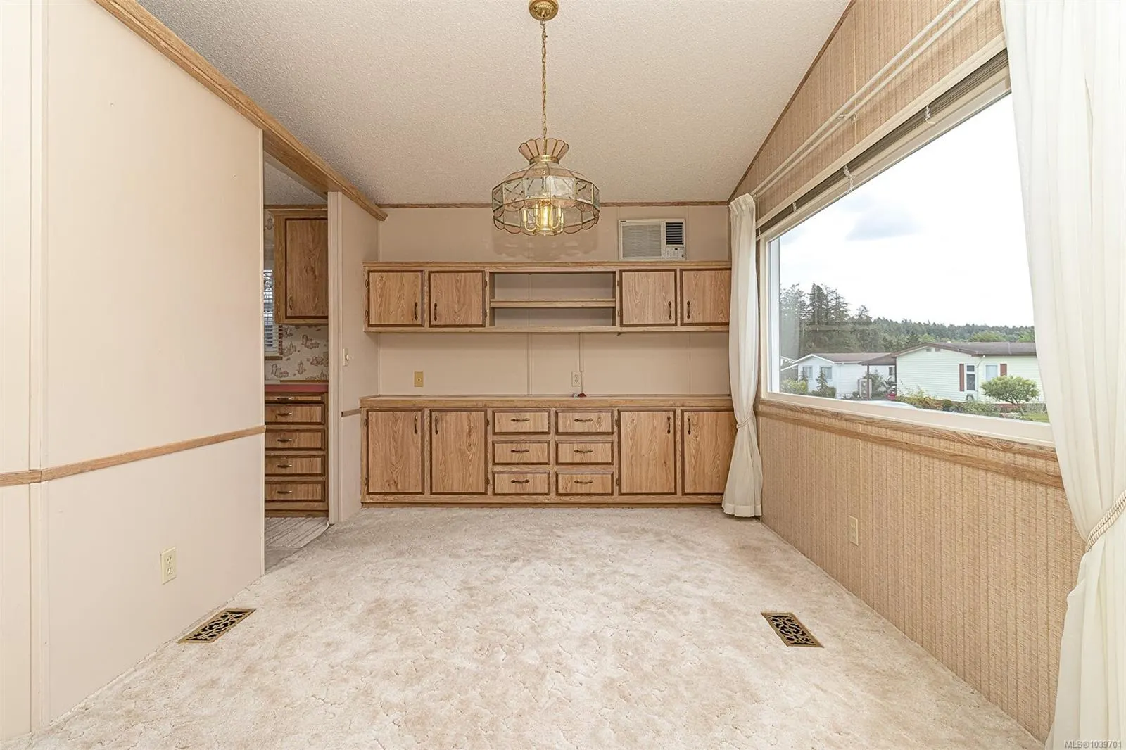 7701 Central Saanich Rd