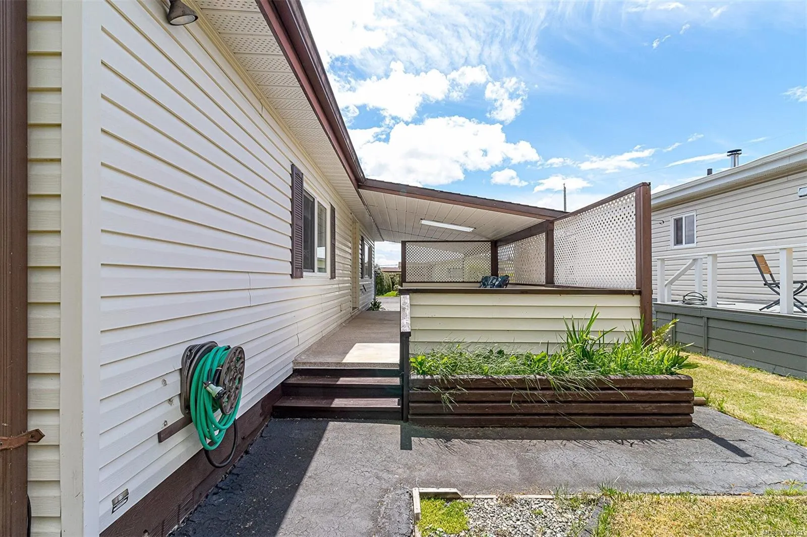7701 Central Saanich Rd