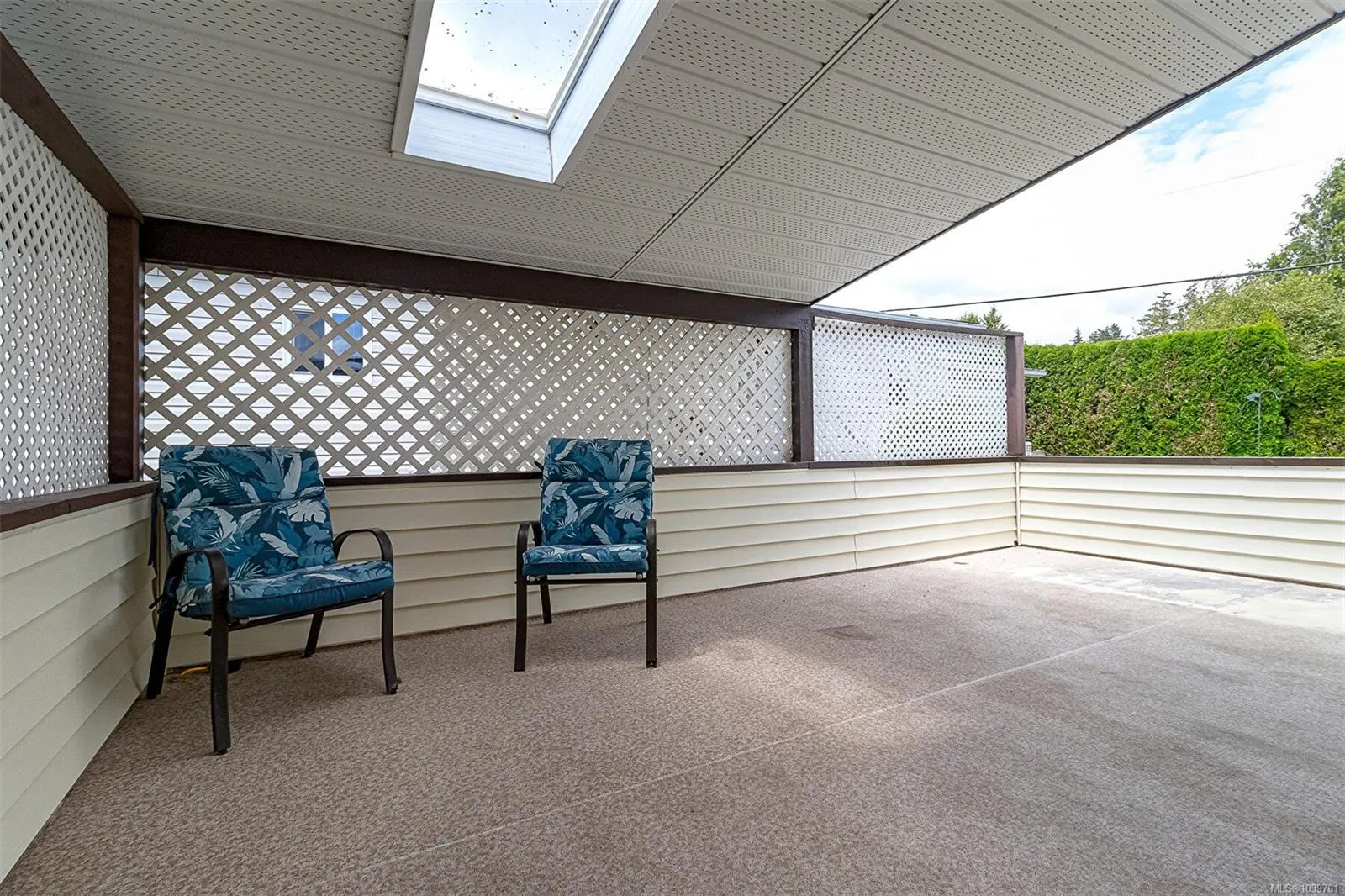7701 Central Saanich Rd