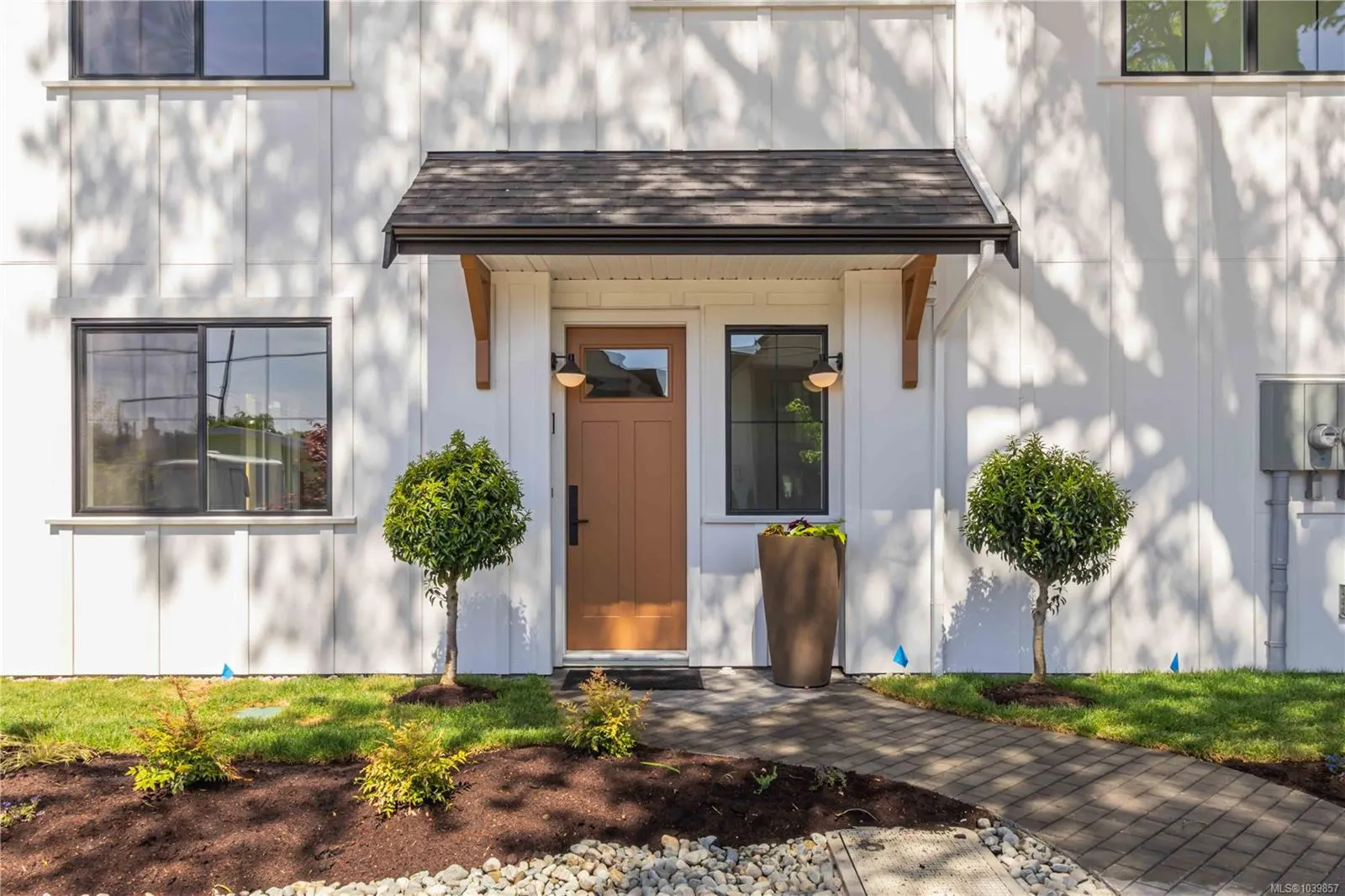 2312 Orchard Ave