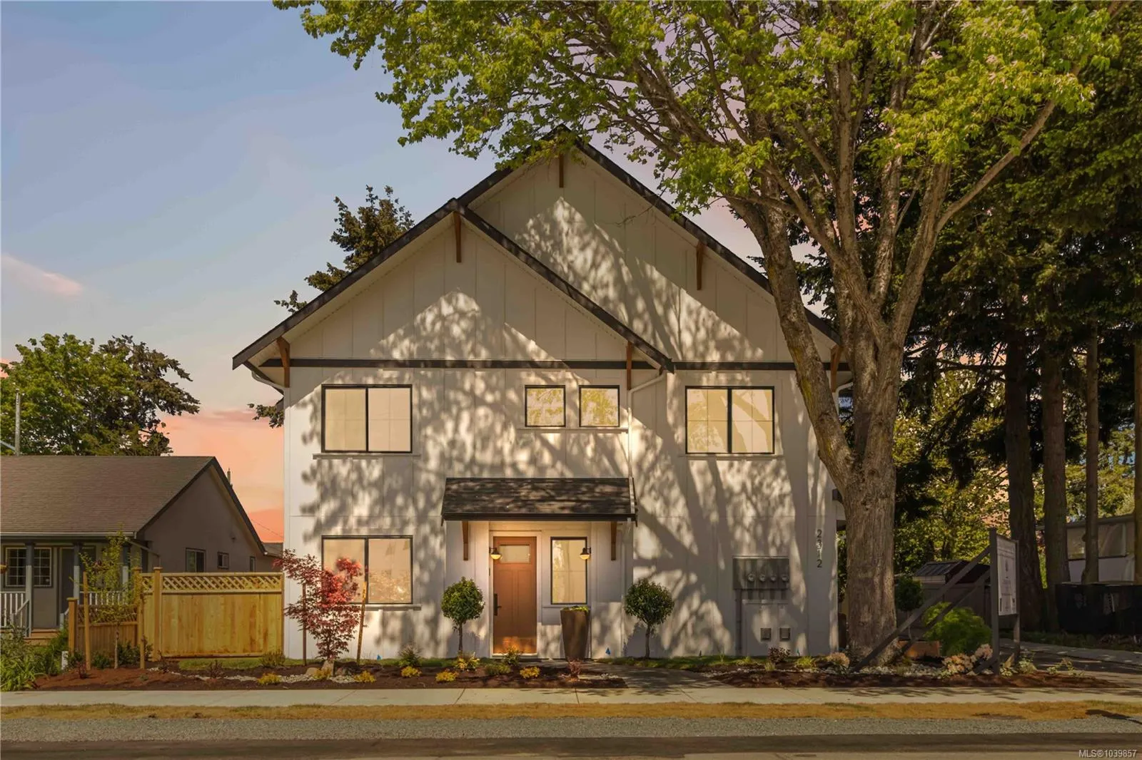 2312 Orchard Ave