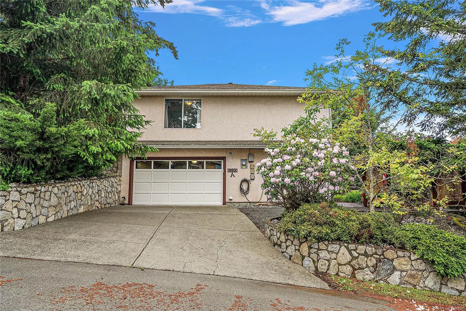 6599 Central Saanich Rd