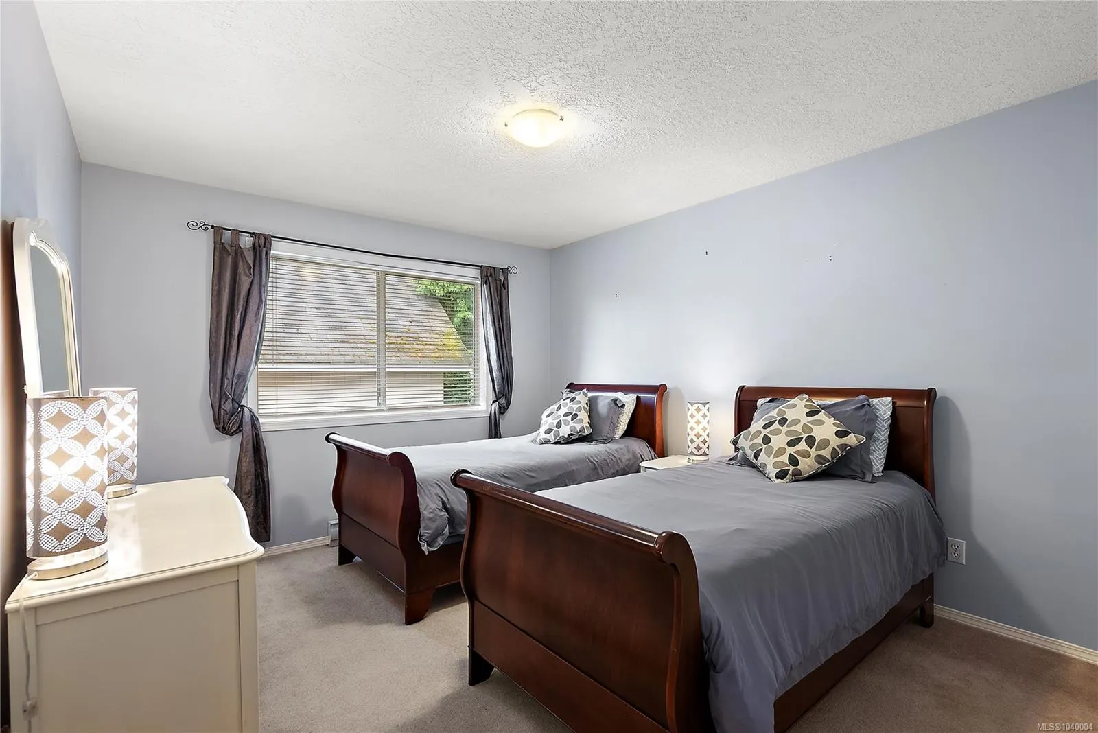 6599 Central Saanich Rd