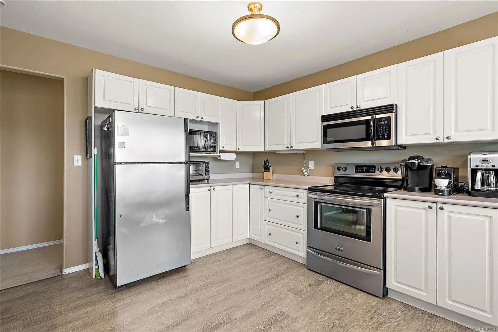 6599 Central Saanich Rd