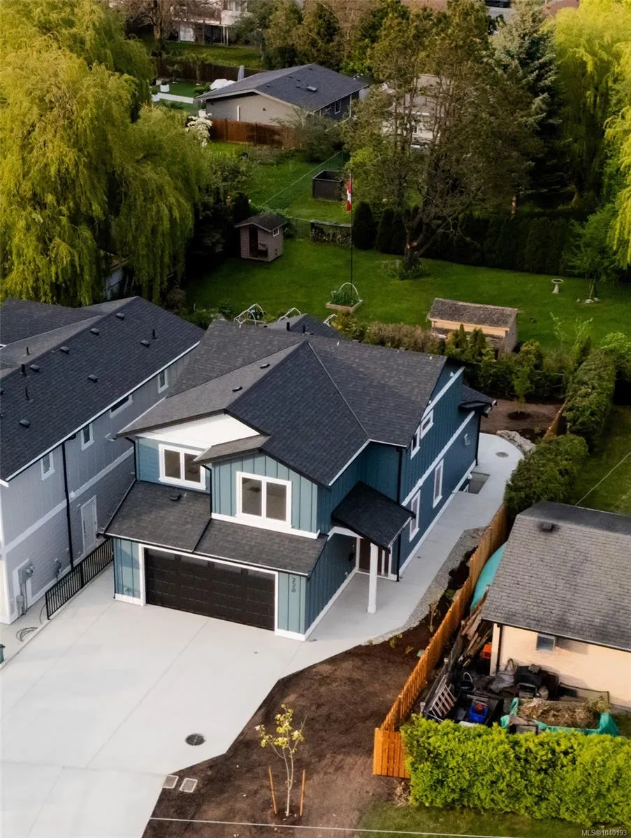 220 Kamloops Ave